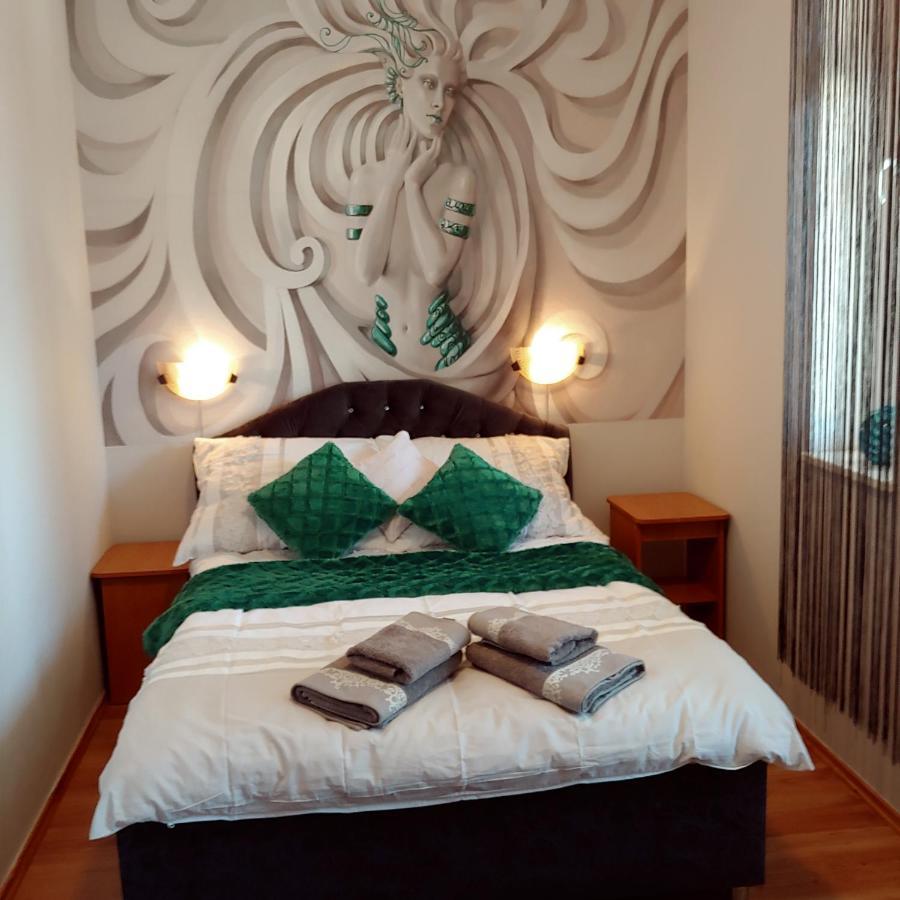 Warta Bed & Breakfast *
